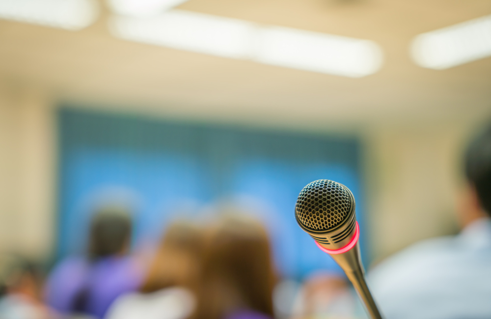 Le 5 Espressioni del Linguaggio del Corpo che Svelano Nervosismo
